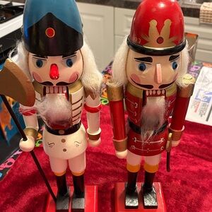Colorful Nutcracker Figurines Set set of 2 vintage in good condition